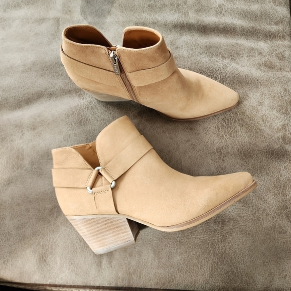 Sarto Louella Leather Block Heel Ankle Boots - Picture 5 of 9